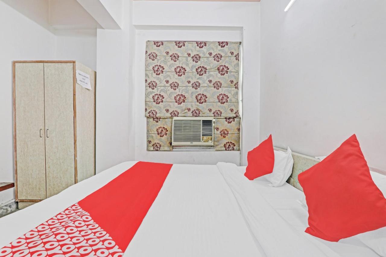 Oyo 27695 Hotel Relation Kanpur Bagian luar foto