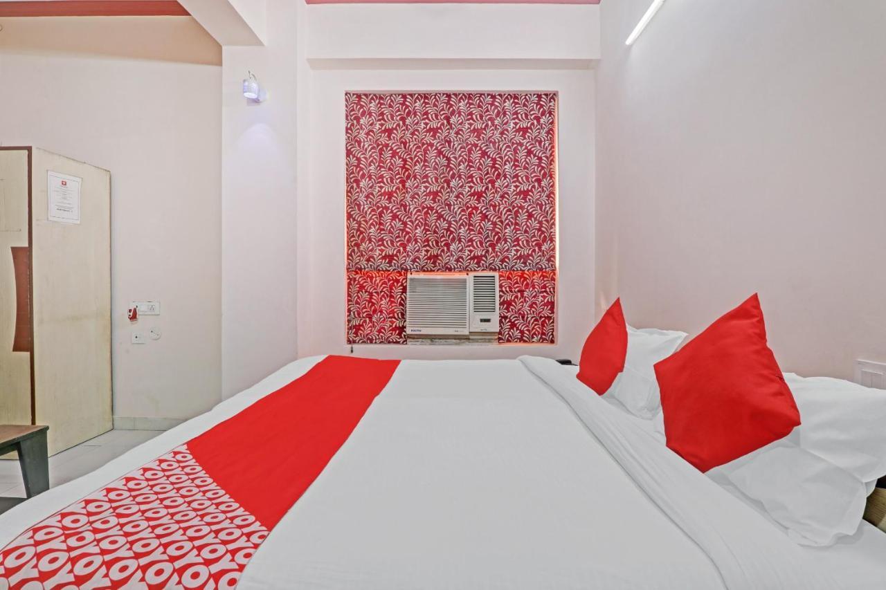 Oyo 27695 Hotel Relation Kanpur Bagian luar foto
