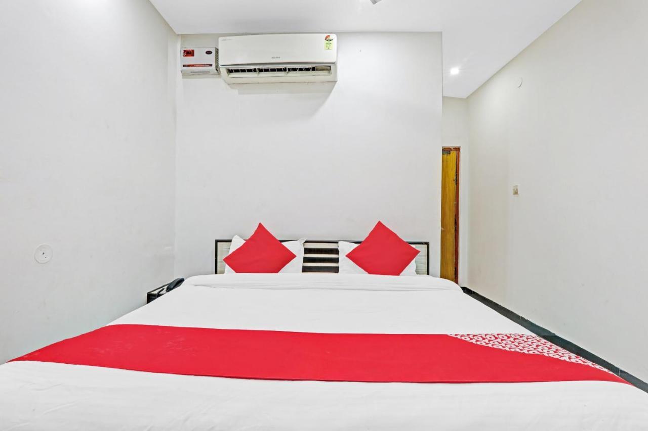 Oyo 27695 Hotel Relation Kanpur Bagian luar foto
