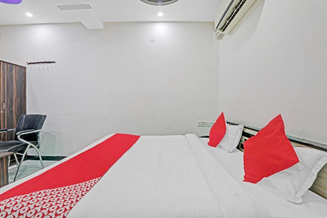Oyo 27695 Hotel Relation Kanpur Bagian luar foto