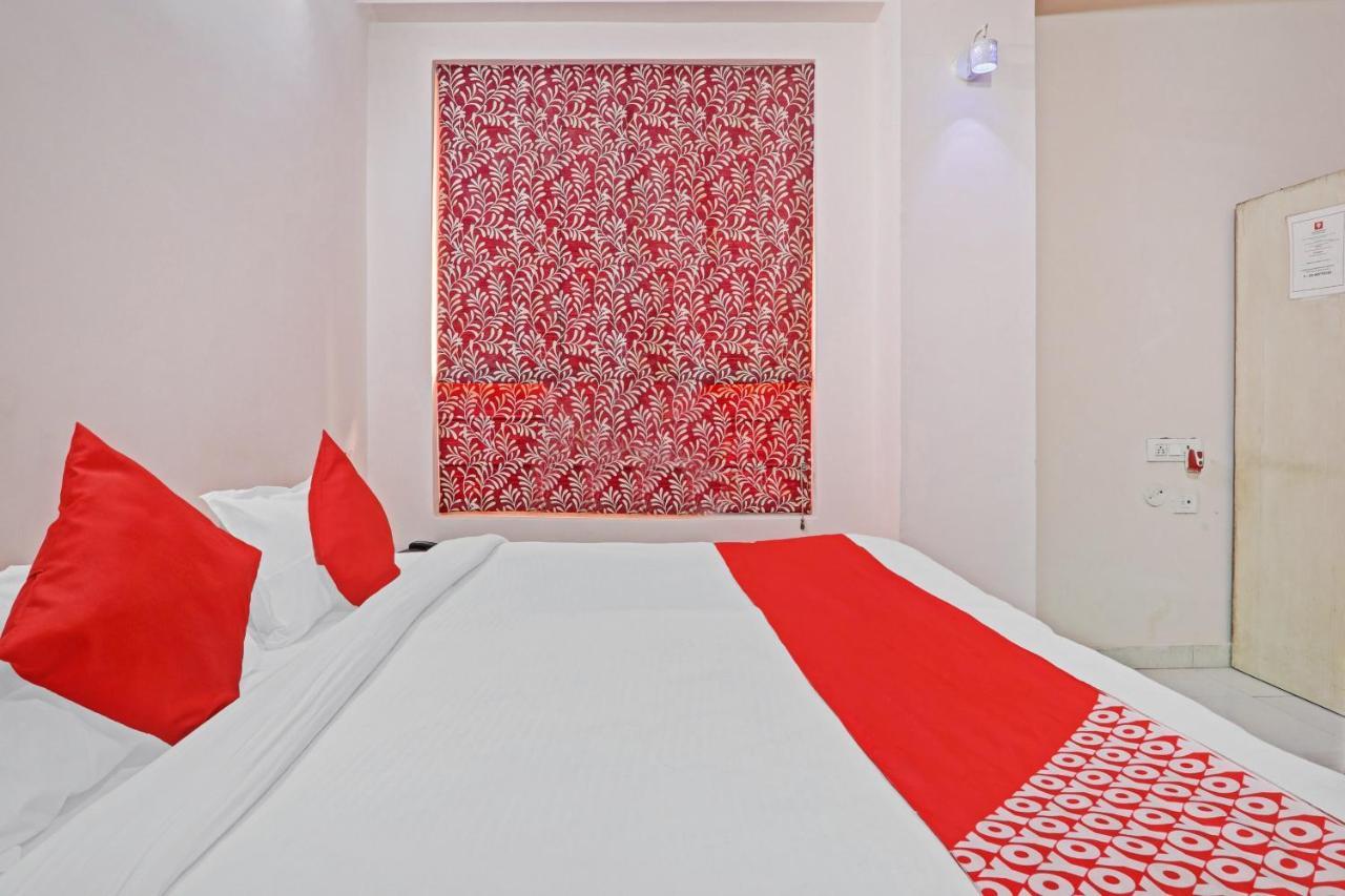Oyo 27695 Hotel Relation Kanpur Bagian luar foto